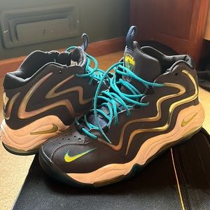 2015 “Midnight navy” Scottie Pippens. Worn 2-3 times. Still like new.